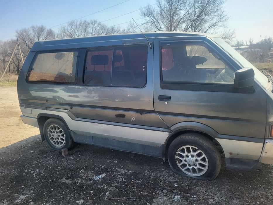 Продам на запчасти нисан ларго