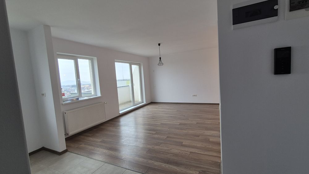 Studio 39 mp – Top City Residence, Tractorul (Brașov) – 330€