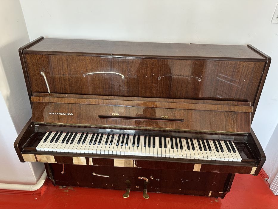 Фортепиано, хорошо работает