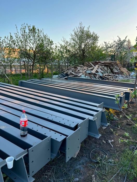Vând structură metalică 10 m cu 27 m