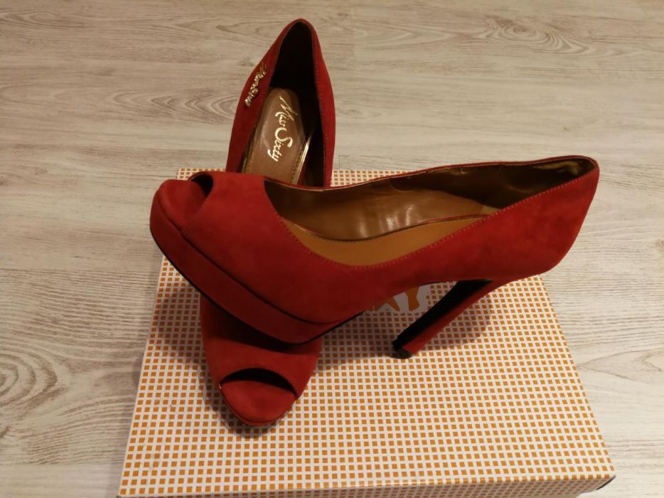 Pantofi eleganti