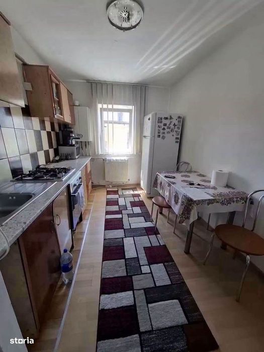 De vanzare apartament cu 2 camere si balcon, boxa, Pret : 35000euro
