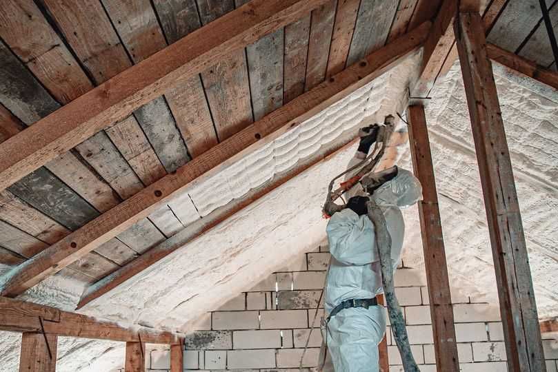 Izolație cu Spumă Poliuretanică – Confort și Economie pentru Casa Ta