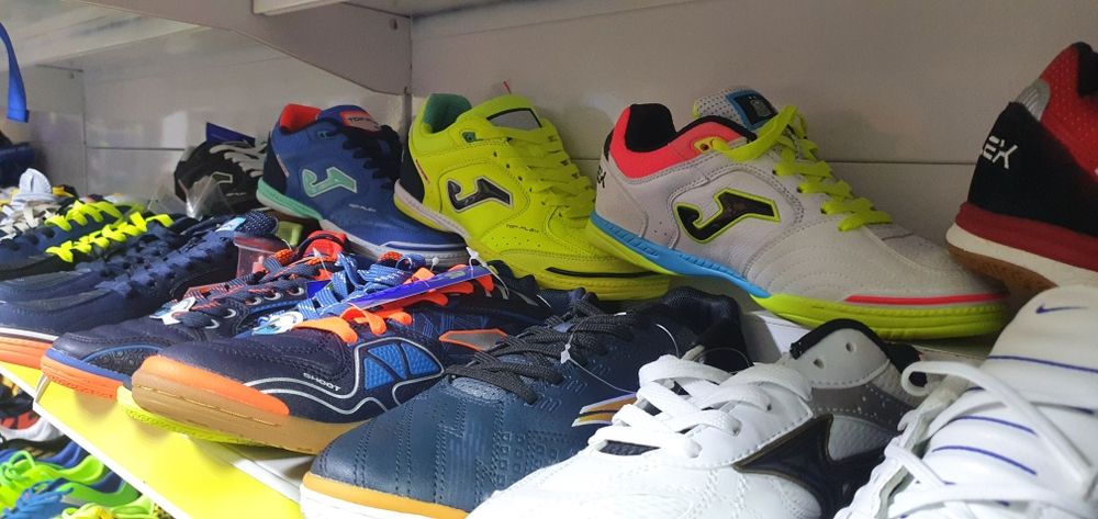 Спортивная обувь