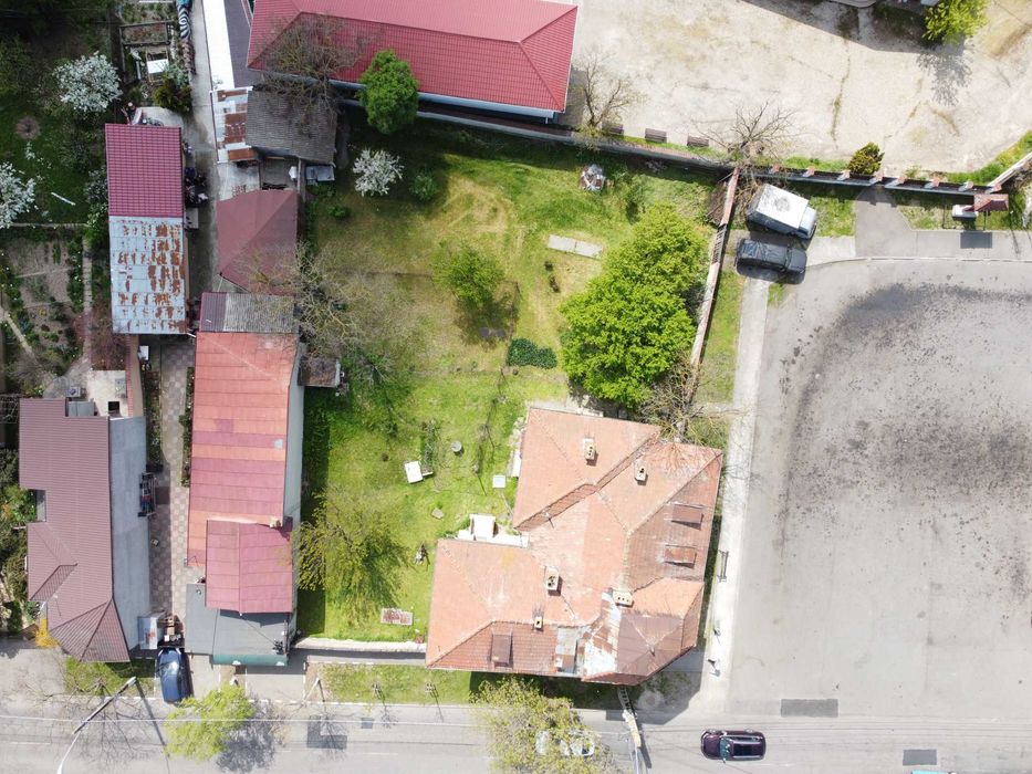 Vilă interbelica cu suflet, curte mare și vedere spre dealuri