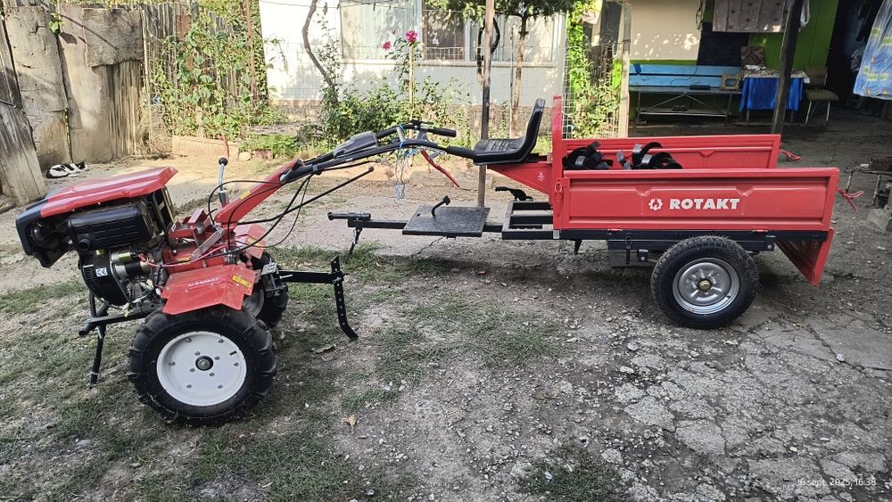 Vând motocultor nou