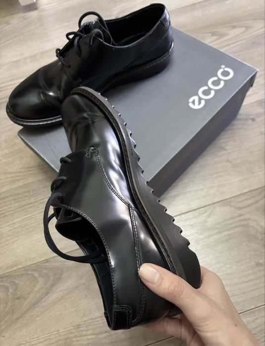 Ботинки Ecco кожанные, размер подходит на 38