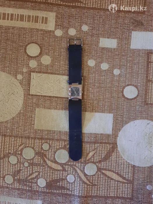 Продаются часы женские