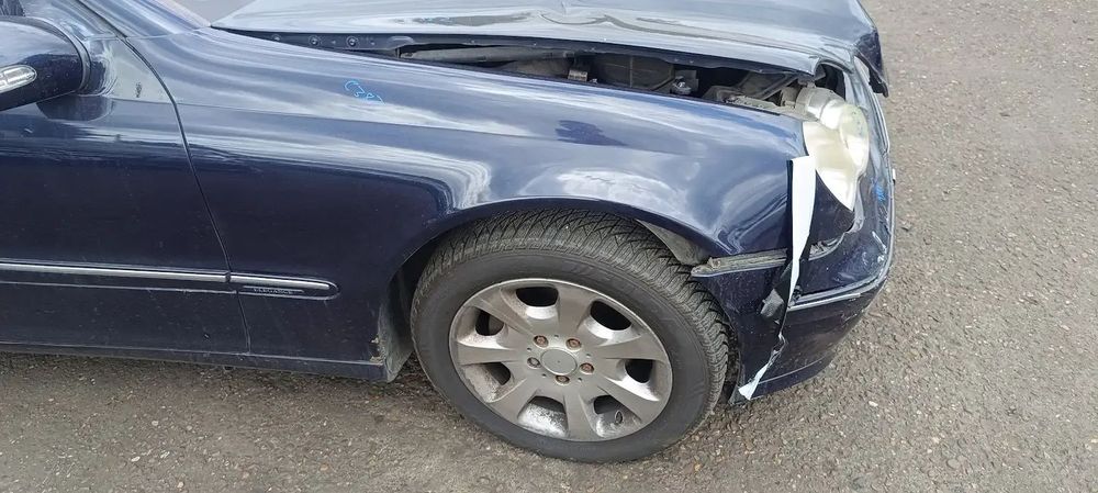 Dezmembrari / Dezmembrez Mercedes Clasa C (W203) Facelift 2.2 CDI 646963 cutie viteze automata cod culoare " 359 (Albastru tanzanit - vopsea metalizată)"