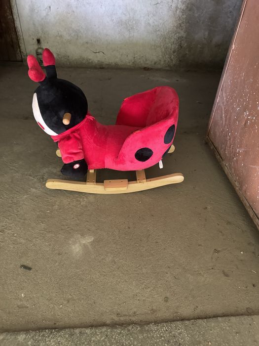 Детска пееща люлка