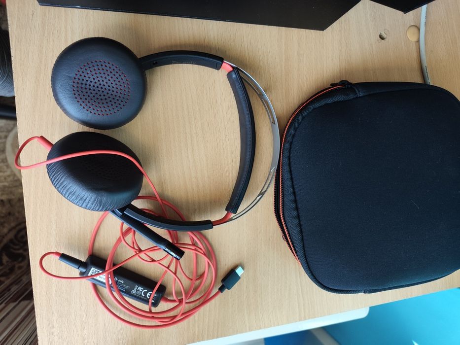 Pickup NUMARK T01 si căști