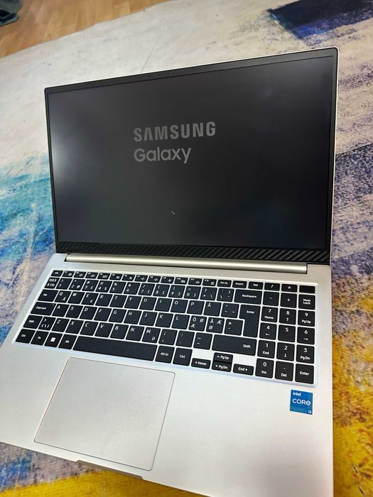 laptop samsung galaxy book, i3 gen 12, octacore, 8 gb, ssd