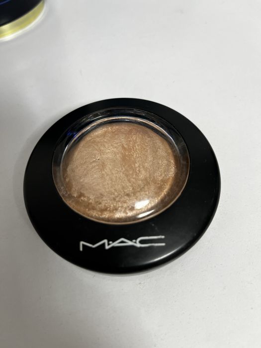 Мерцаюшая пудра-хайлайтер