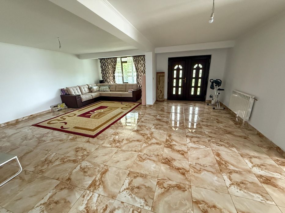 Casa individuala cu teren mare Valea Adanca -Iasi