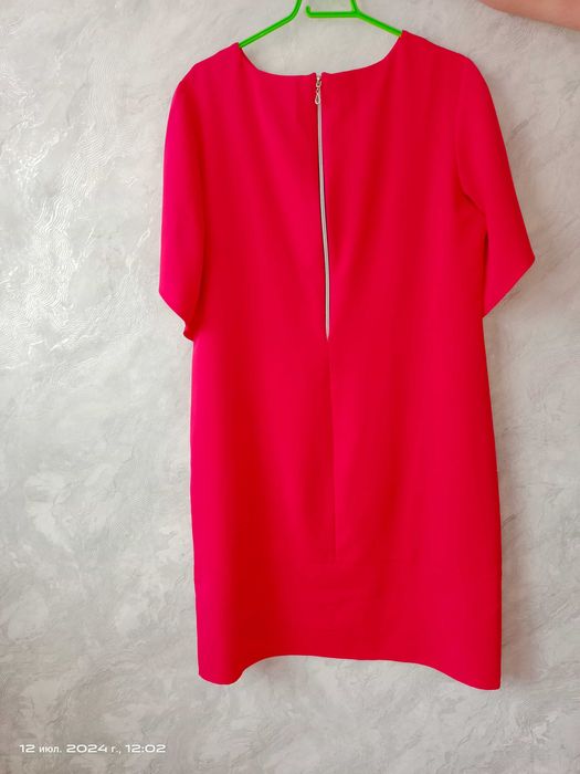 продам женское платье размер 50-52