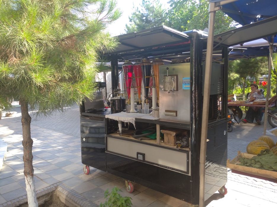 Fudtrak sotiladi Yaxna ichimliklar, Kaktel va Muzqaymoq.