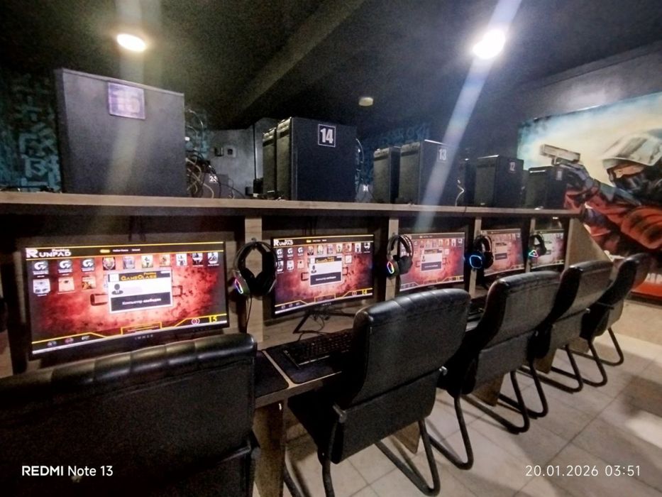 Игравой компютерлар 30 дона идеал холати мебел ва стул кушиб берилади