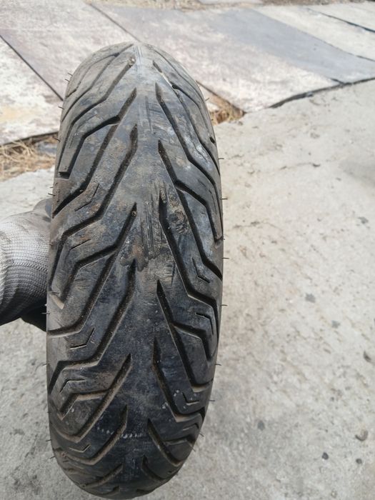 Гума за скутер 130/70/12.  Michelin
