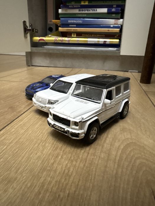 Машинки металлические