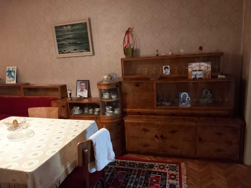 Четеристаен апартамент в центъра