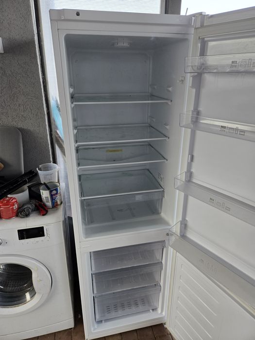 Conbina frigorifica Artic,pt cei intenești de mai multe detali,Sunati