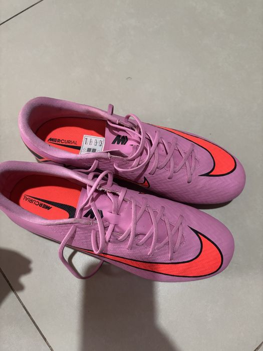 Ghete fotbal 300 Ron /purtati o singura data