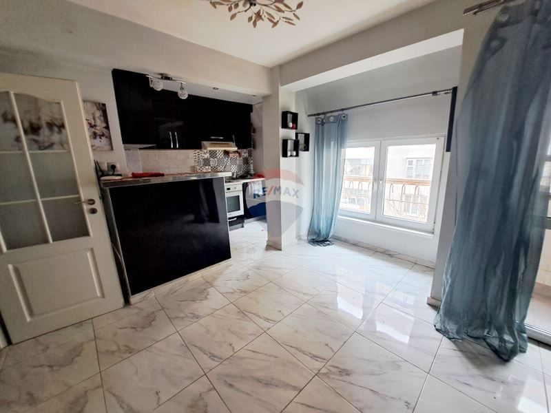 Продава се Тристаен апартамент в Варна, Лятно кино Тракия - 108 кв.м за 1667 €/кв.м - Снимка #5