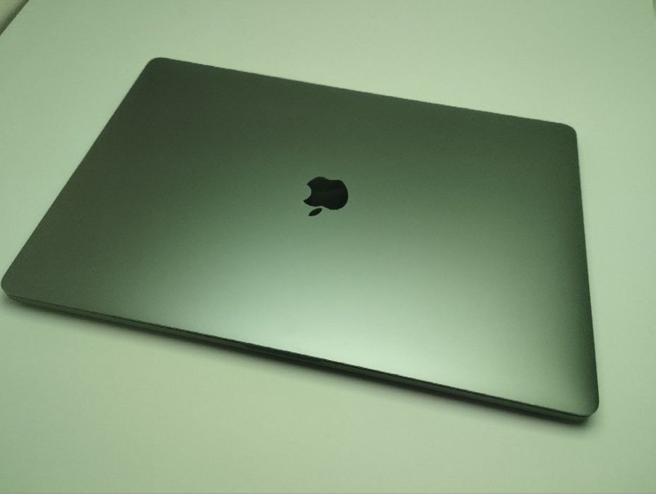 Mac book pro i 7 512 gb 16 gb ram