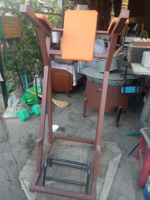 Продам.крепкий.турник.