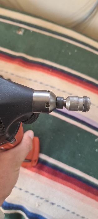 Vand sau schimb HILTI  Foarfeca tablă  noua SPN 6 A22  NU ESTE  CHINA