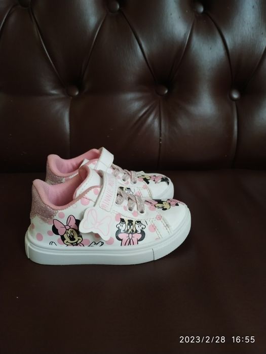 Продам обувь на девочку