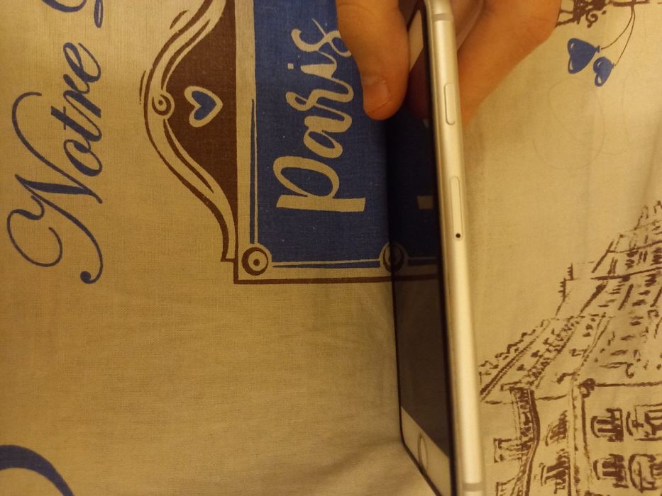 Iphone 8 64Gb в отличном состоянии