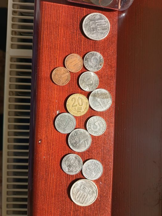 Vand diverse monede vechi romanesti