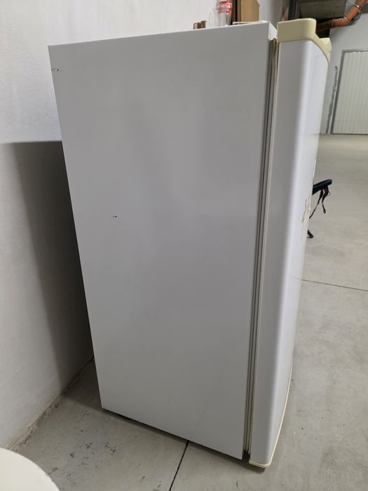 Малък хладилник Haier