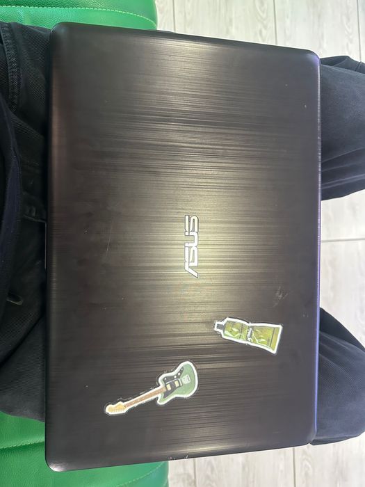 Ноутбук ASUS Продаю дешево