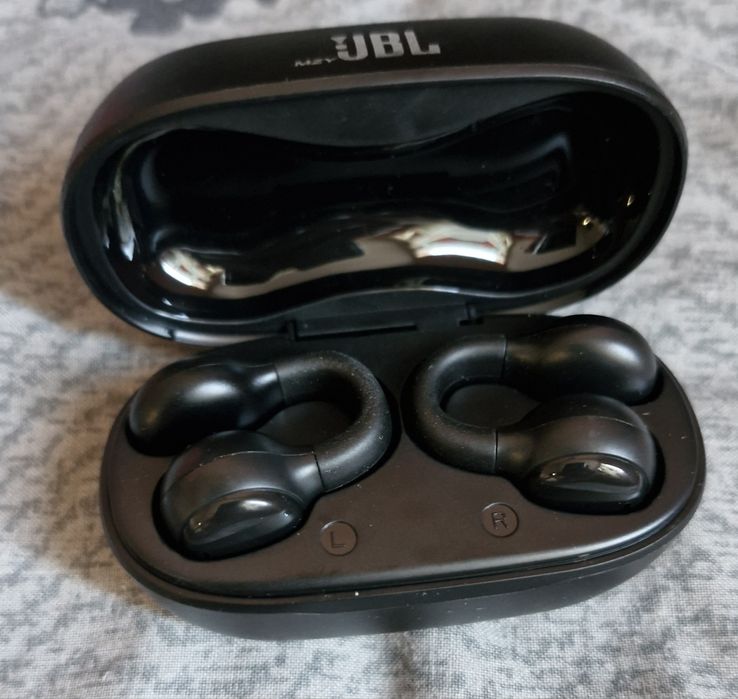 Продавам блутут слушалки