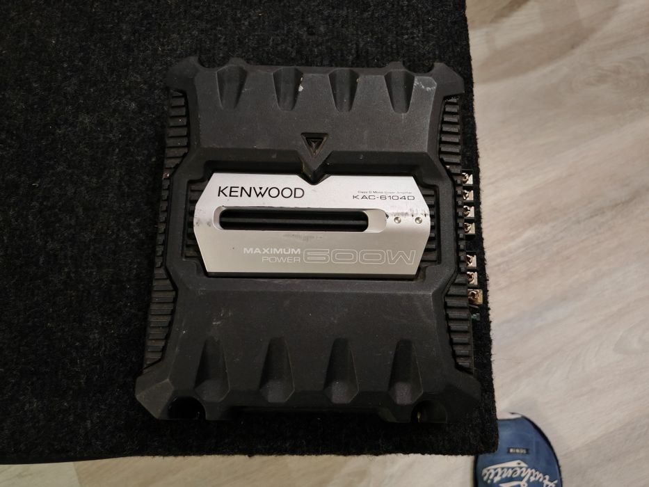 Kenwood  RMS 400W 12" + усилвател  Kenwood 600W