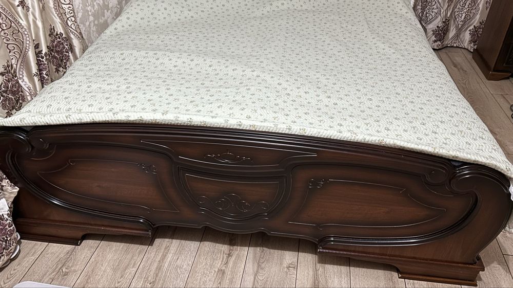 Продам Двухспальную кровать