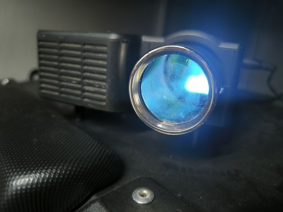 Proiector usb card mini led HDMI VGA