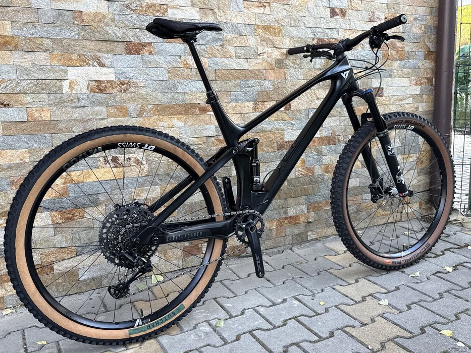 YT Industries Izzo CF Core 3 29"
