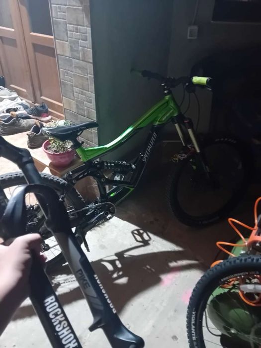 Se vinde specialized big hit pe piese ‼️