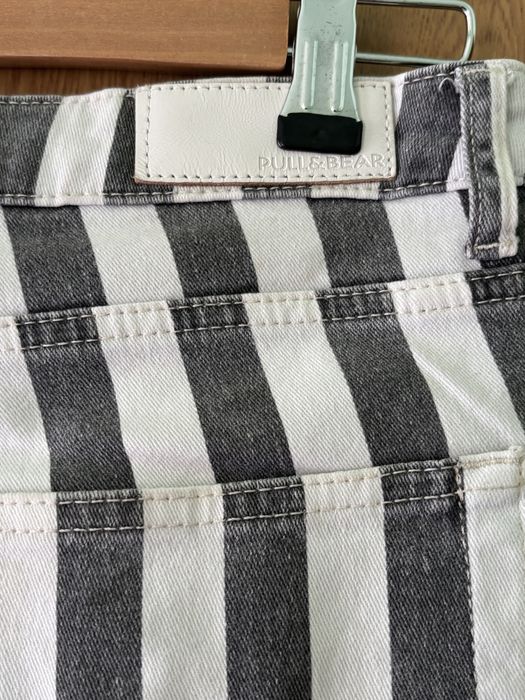 Blugi Pull&Bear, marimea 42