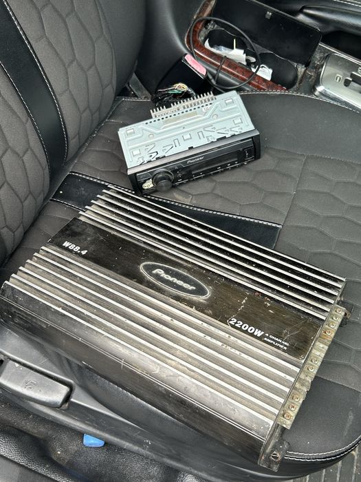 Pioneer  усилитель