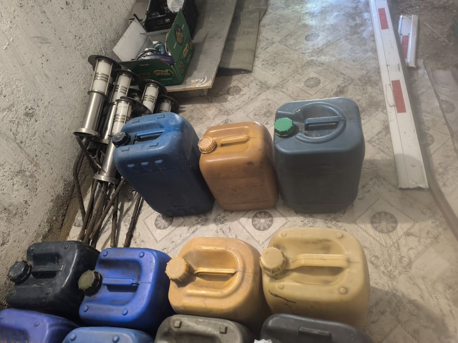 Канистры 20л 12шт из под ГСМ