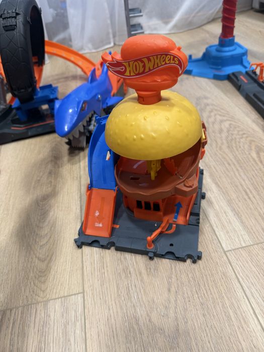 Hot Wheels (Хот Вилс)