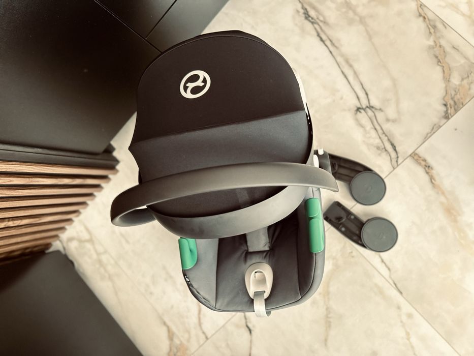 Кошче за кола CYBEX Aton B2 i-Size + адаптори