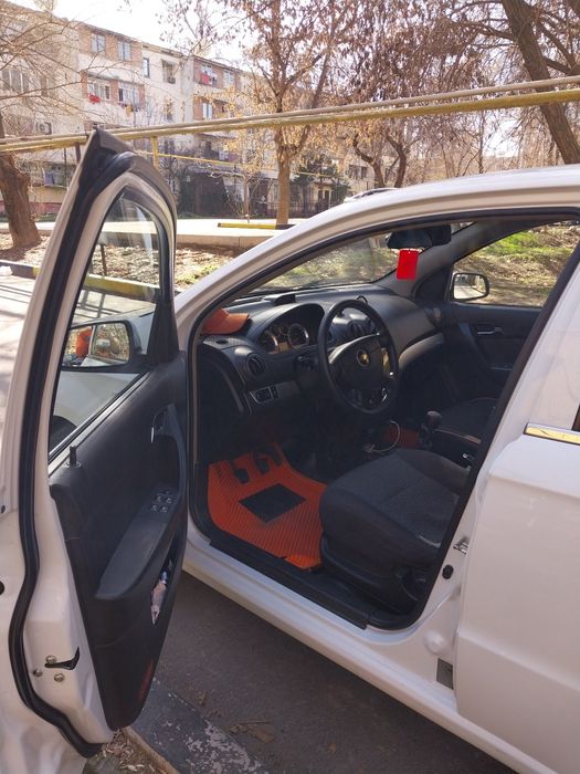 Nexia 3 sotiladi.   Narxi 90mln  narxini kelishamiz otib beraliadi