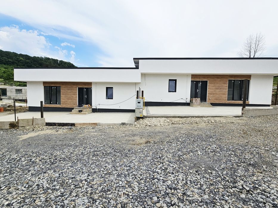Casa Practica, str V Jelnei. comision 0%