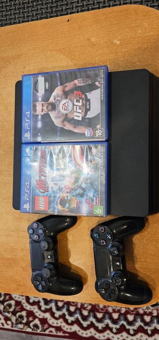 Продаю PS4 slim.