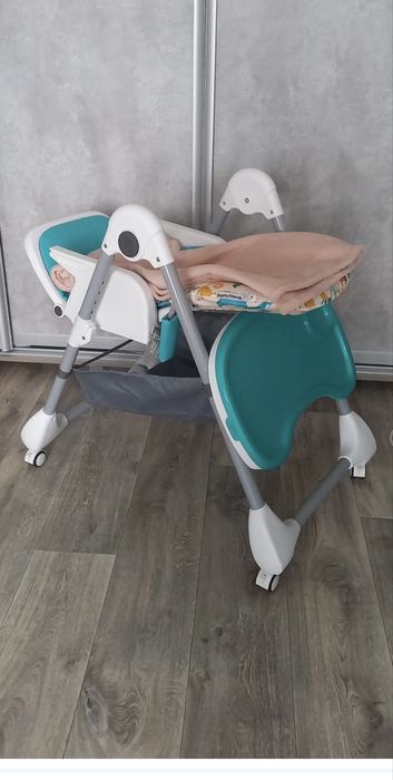 Детский стол для кормления